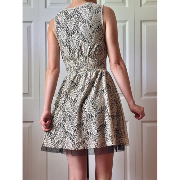 Ultra Pink Champagne Lace Dress - Picture 2 of 4